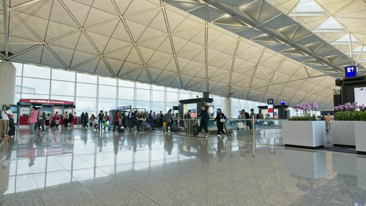Sleeping in Hong Kong Airport Where to Find Sleeping Pod, Showers