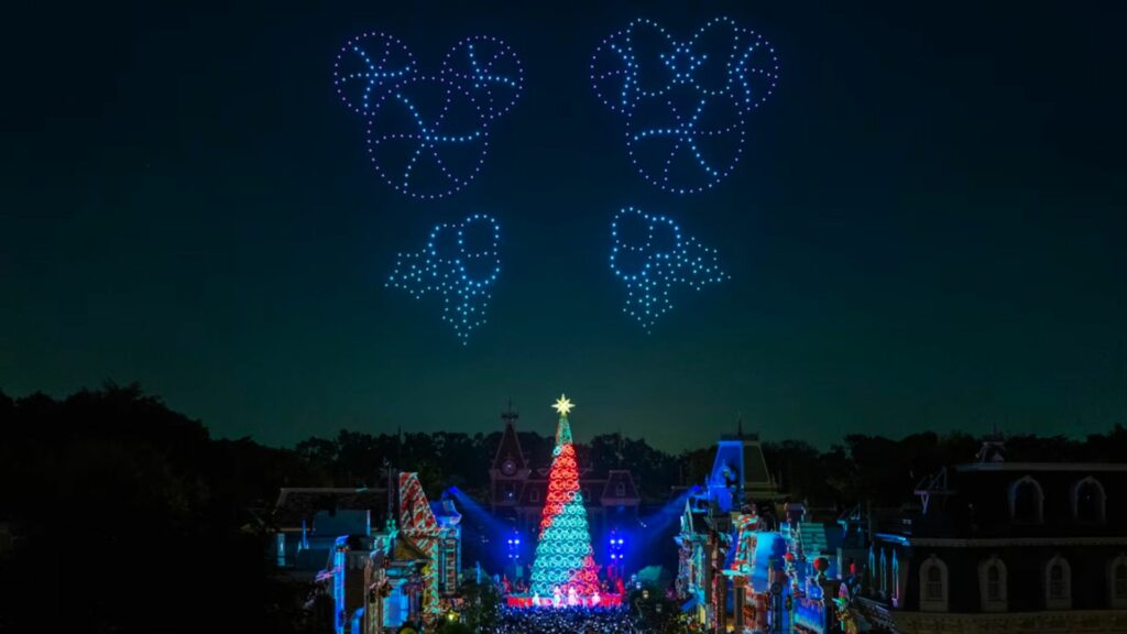Good places to go for Christmas-Hong Kong Disneyland-Hong Kong Attractions