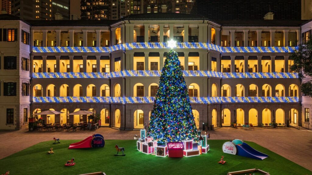 クリスマスにぴったりの場所 - 香港中環 - 巨大なクリスマス ツリー - 香港の観光スポット