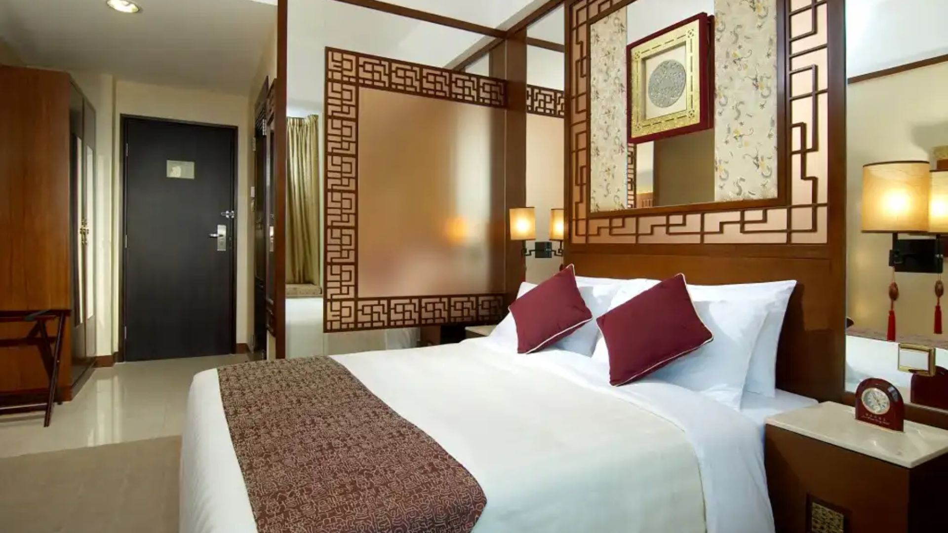 Lan Kwai Fong Hotel Kau U Fong